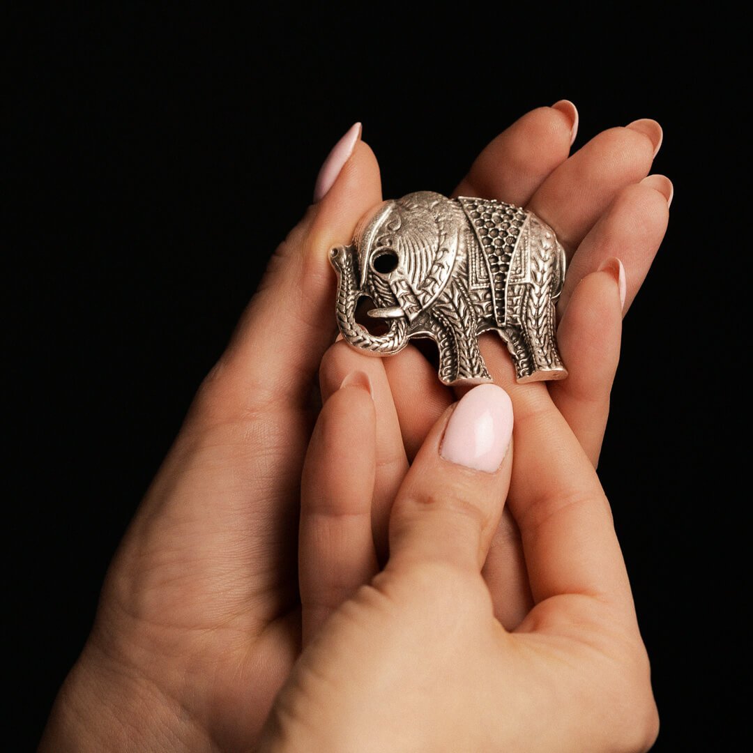 Broșă placata cu argint elefant India