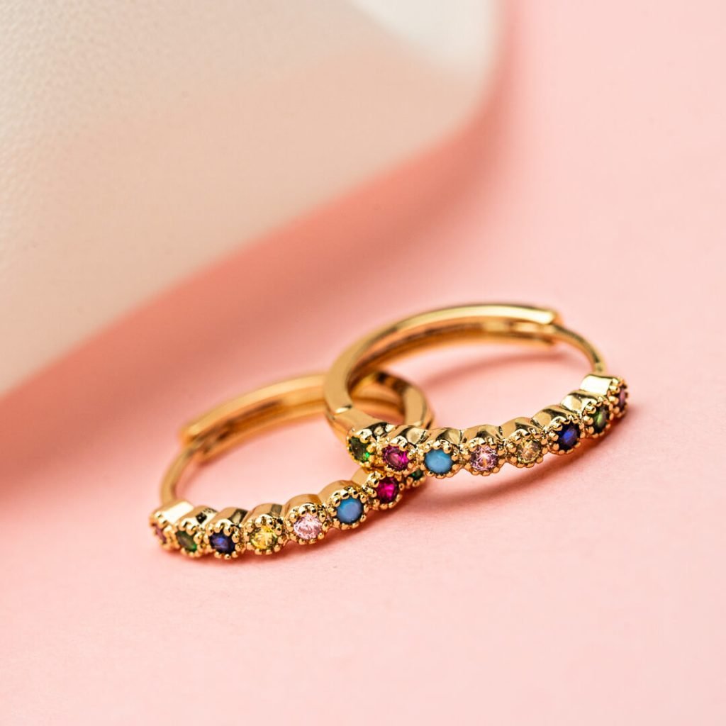 Cercei placați cu aur 18K hoopy rainbow