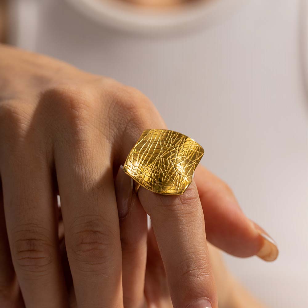 INEL PLACAT CU AUR 18 K Golden mosaic